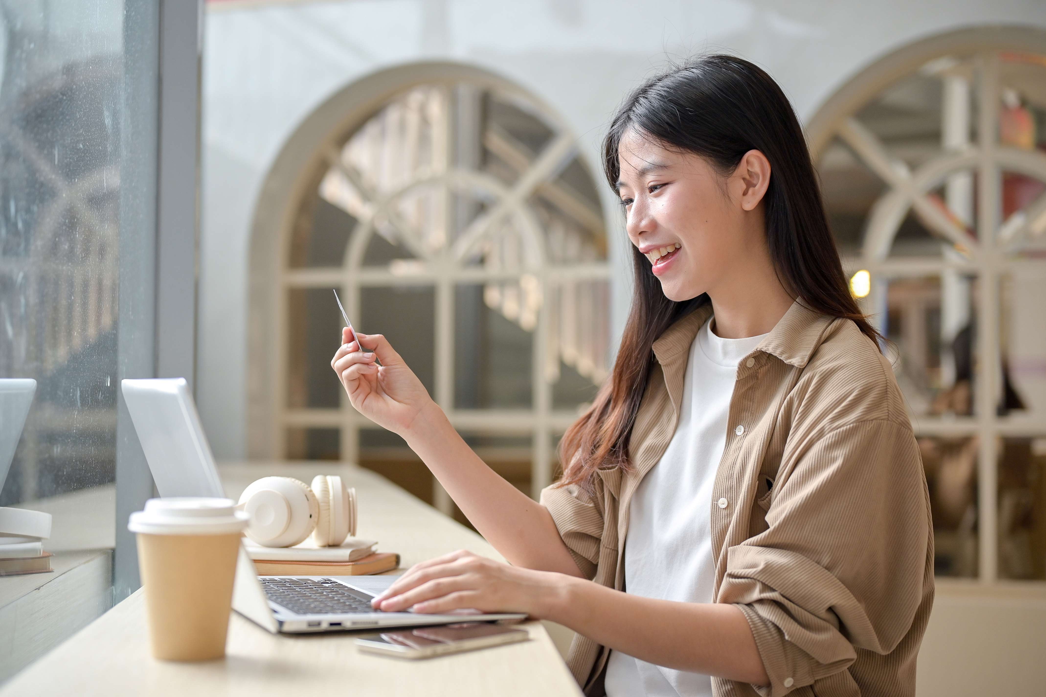 what-are-the-risks-of-using-public-Wi-Fi-for-mobile-banking